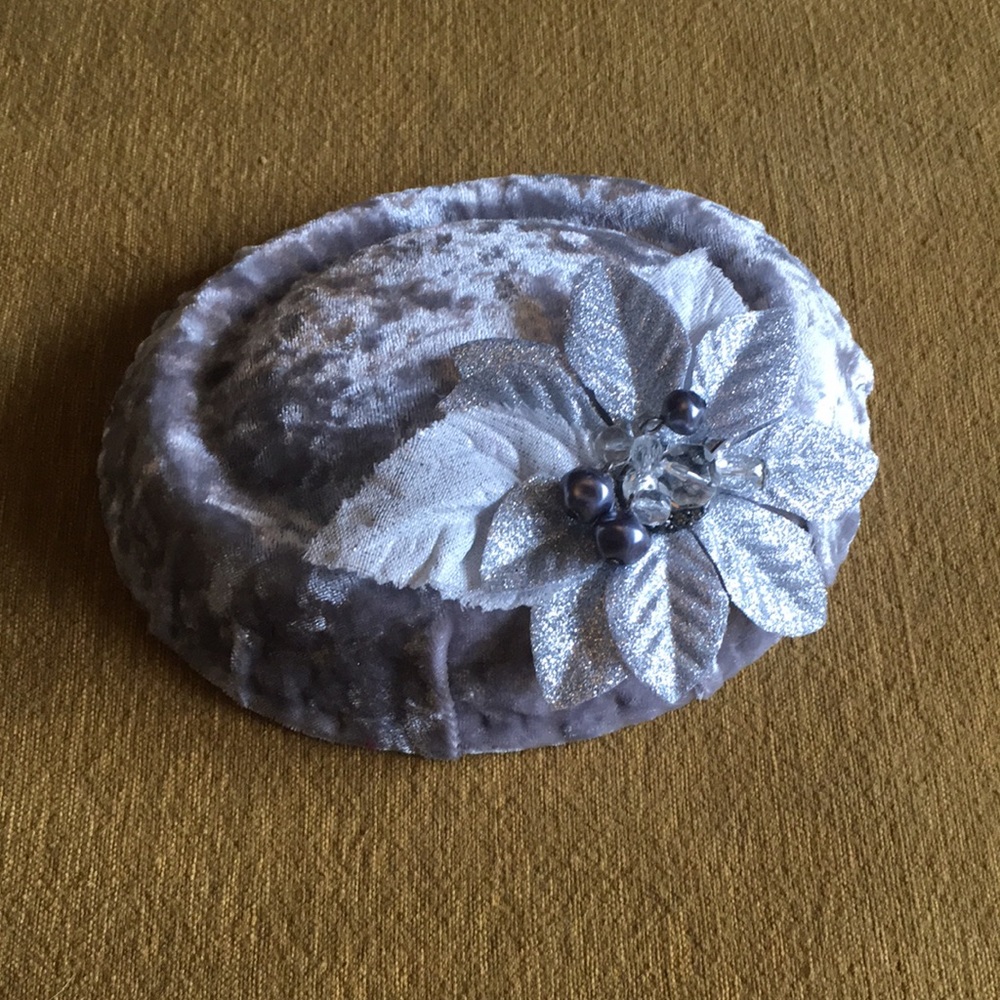 Velvet Fascinator - grey pearl and subtle sparkle